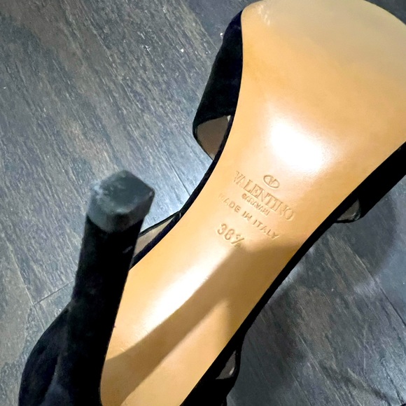 VALENTINO-black and gold stilletos - Picture 3 of 3